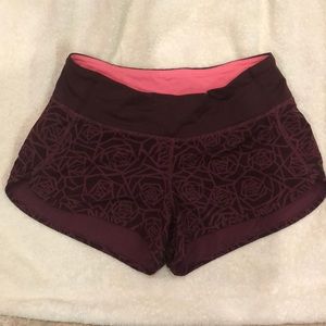 Lululemon speed up short 2.5 inches in size 2